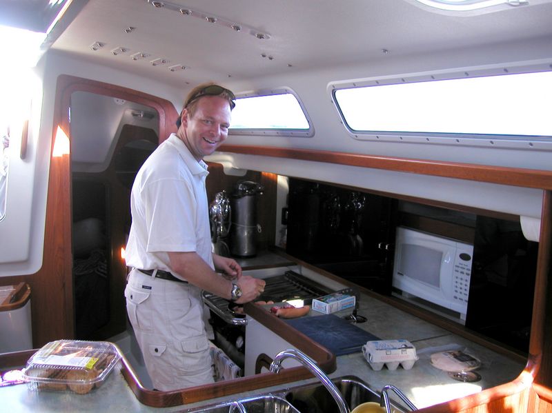 12 Oliver fixes a real gourmet breakfast